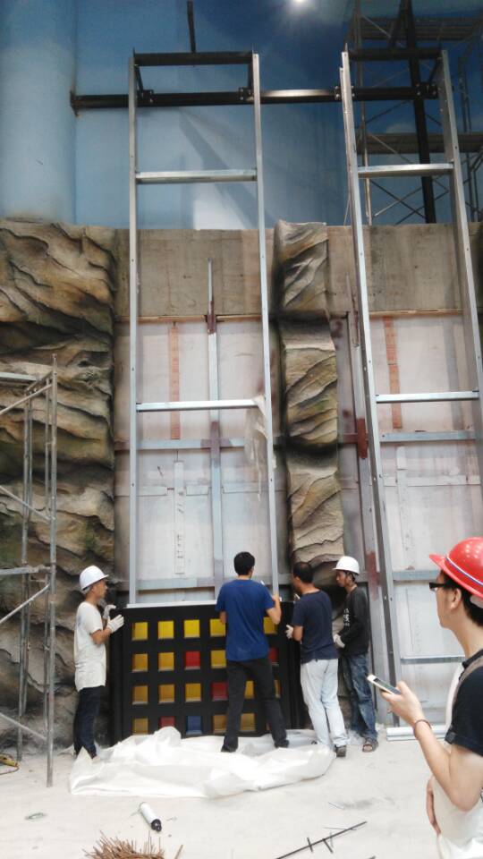 长沙金茂扣扣攀安装现场